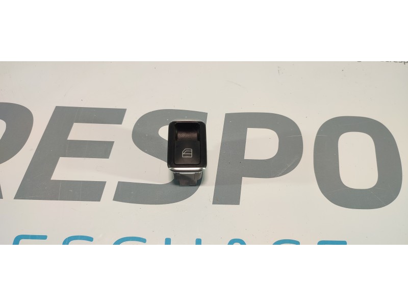 MANDO ELEVALUNAS TRASERO IZQUIERDO A2049058102  - imagen 1