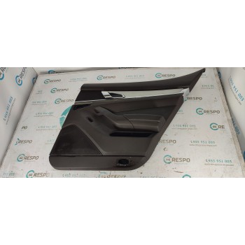 GUARNECIDO PUERTA TRASERA DERECHA 