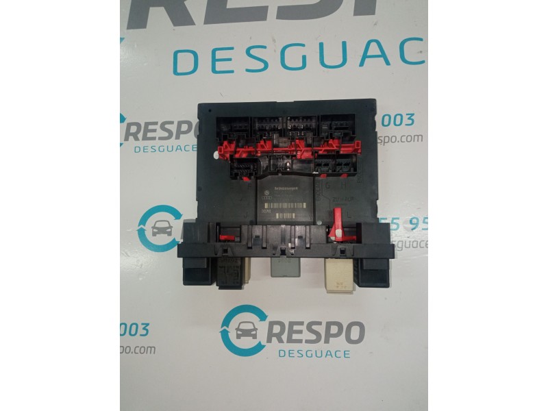 CAJA RELES / FUSIBLES 3C0937049J  - imagen 1