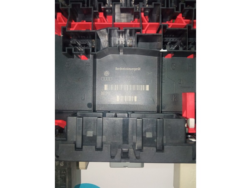 CAJA RELES / FUSIBLES 3C0937049J  - imagen 4