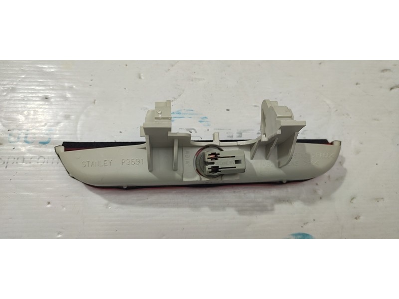 LUZ CENTRAL DE FRENO P3591  - imagen 2