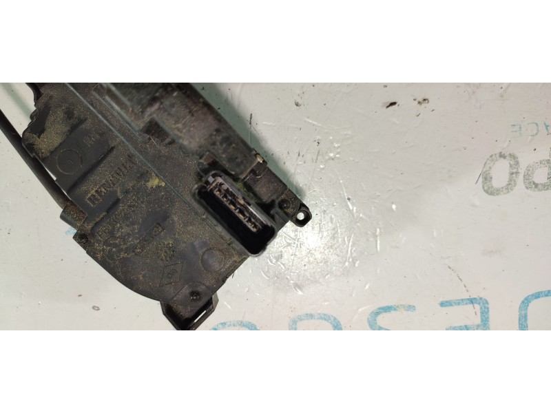 CERRADURA PUERTA TRASERA DERECHA 825020002R  - imagen 4