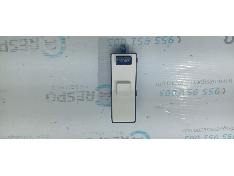 MANDO ELEVALUNAS TRASERO IZQUIERDO 93580D4AH0BYF  - imagen 3