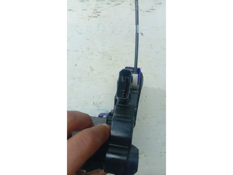 CERRADURA PUERTA TRASERA DERECHA 81420A4030  - imagen 4