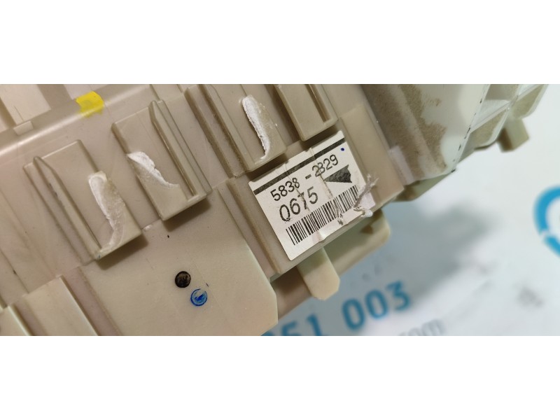 CAJA RELES / FUSIBLES 8273005720  - imagen 2