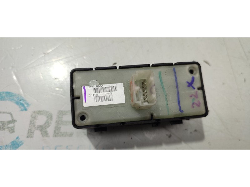 MANDO ELEVALUNAS DELANTERO DERECHO 04602786AA  - imagen 3