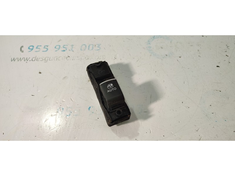 MANDO ELEVALUNAS DELANTERO DERECHO 83071AL080  - imagen 1