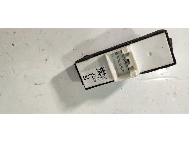 MANDO ELEVALUNAS DELANTERO DERECHO 83071AL080  - imagen 2