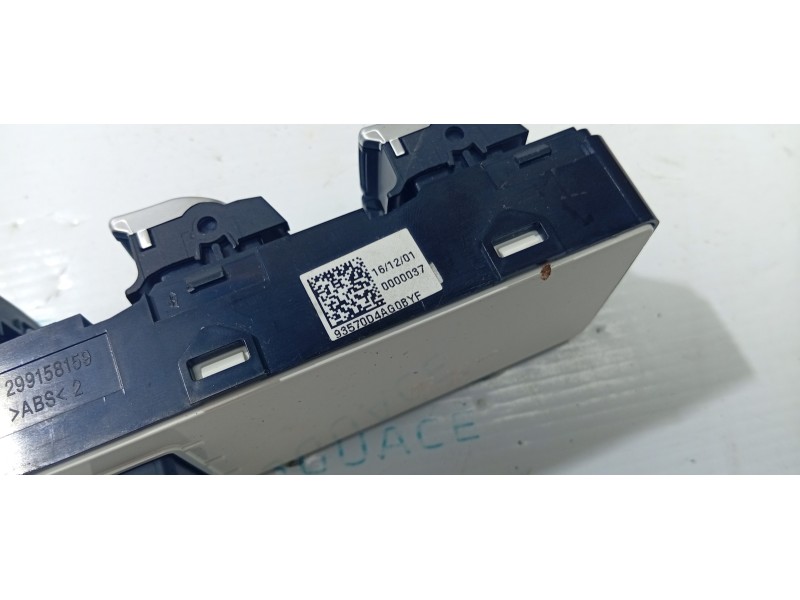 MANDO ELEVALUNAS DELANTERO IZQUIERDO 93570D4AG0BYF  - imagen 2