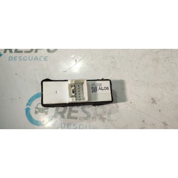 MANDO ELEVALUNAS TRASERO DERECHO 83071AL060  - miniatura 2