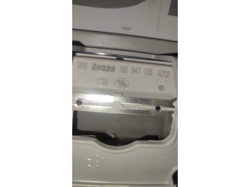 LUZ INTERIOR 5E0867489  - imagen 3