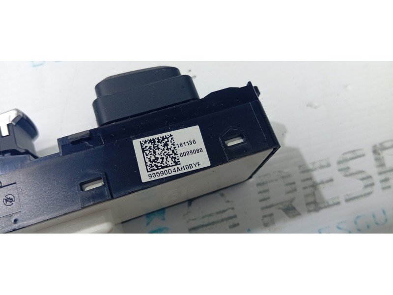 MANDO ELEVALUNAS TRASERO DERECHO 93590D4AH0BYF  - imagen 2