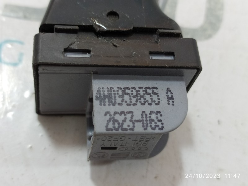 MANDO ELEVALUNAS DELANTERO DERECHO 4H0959855A  - imagen 2