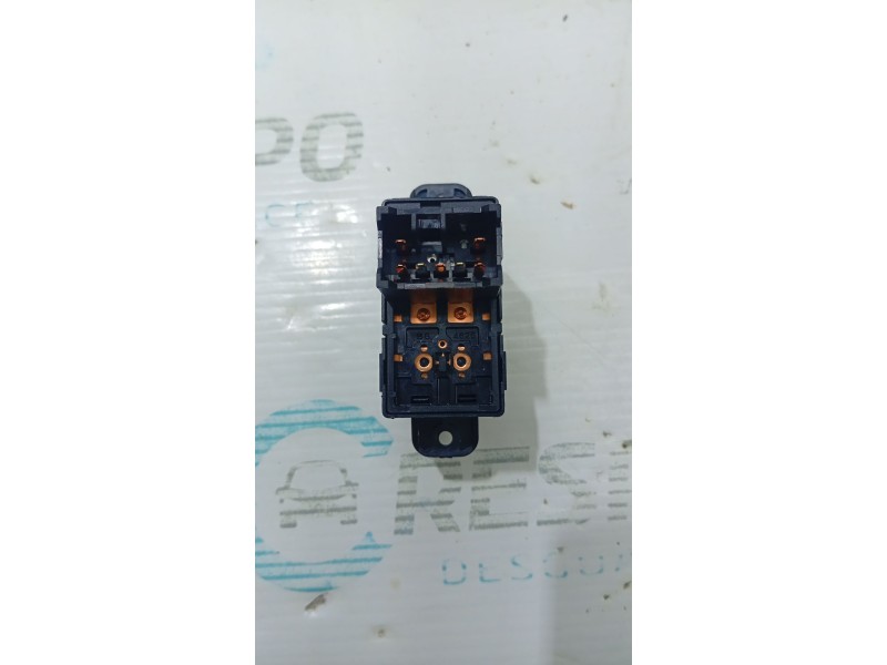 MANDO ELEVALUNAS DELANTERO DERECHO 93575A4030 / 93575A4030CA  - imagen 2