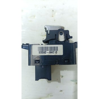 MANDO ELEVALUNAS TRASERO DERECHO 93580A4010  - miniatura 3