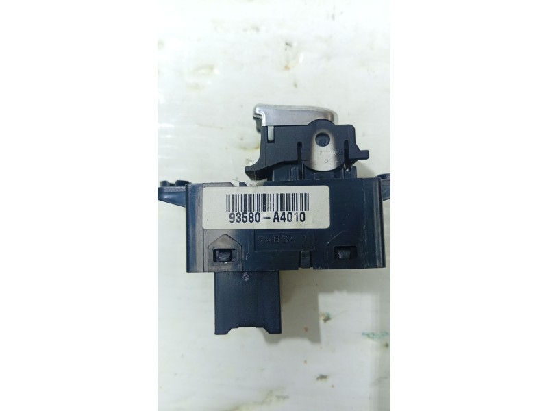 MANDO ELEVALUNAS TRASERO DERECHO 93580A4010  - imagen 3