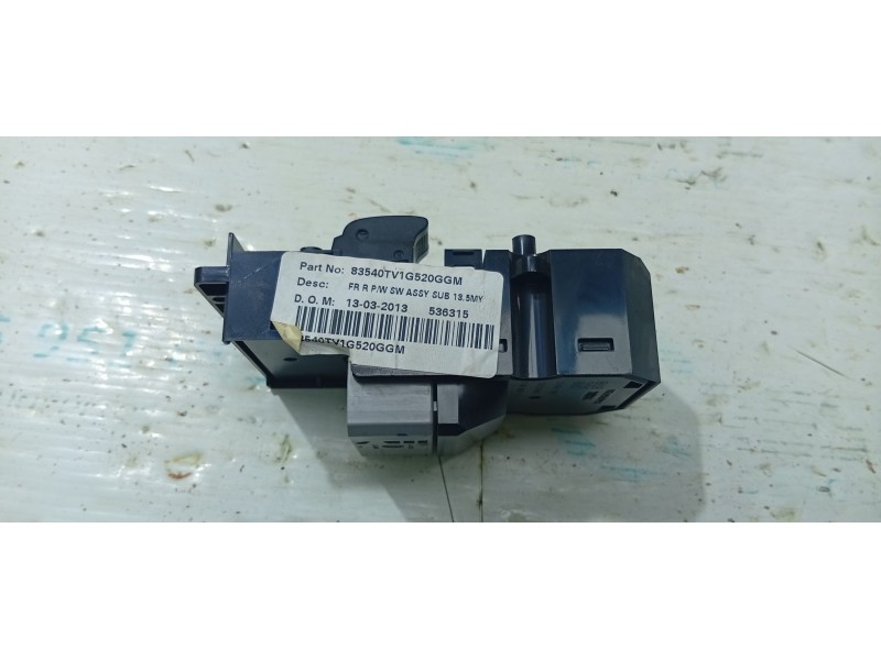 MANDO ELEVALUNAS DELANTERO DERECHO 83540TV1G520GGM  - imagen 2