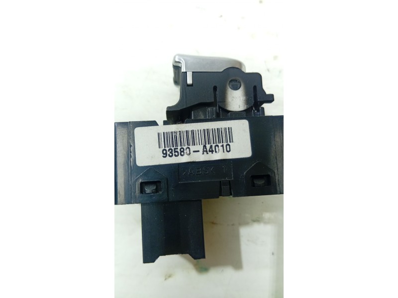 MANDO ELEVALUNAS TRASERO IZQUIERDO 93580A4010  - imagen 3