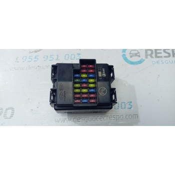 CAJA RELES / FUSIBLES 