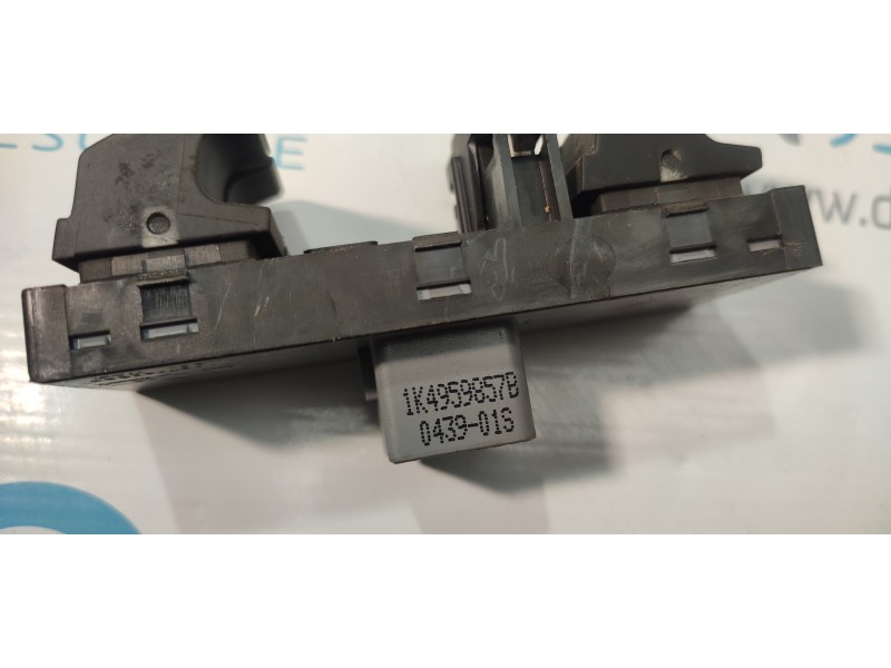 MANDO ELEVALUNAS DELANTERO IZQUIERDO 1K4959857B  - imagen 2