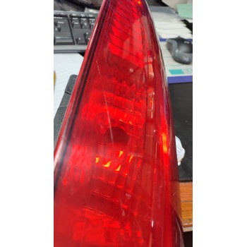 PILOTO TRASERO DERECHO 6N1113A602AB  - miniatura 3