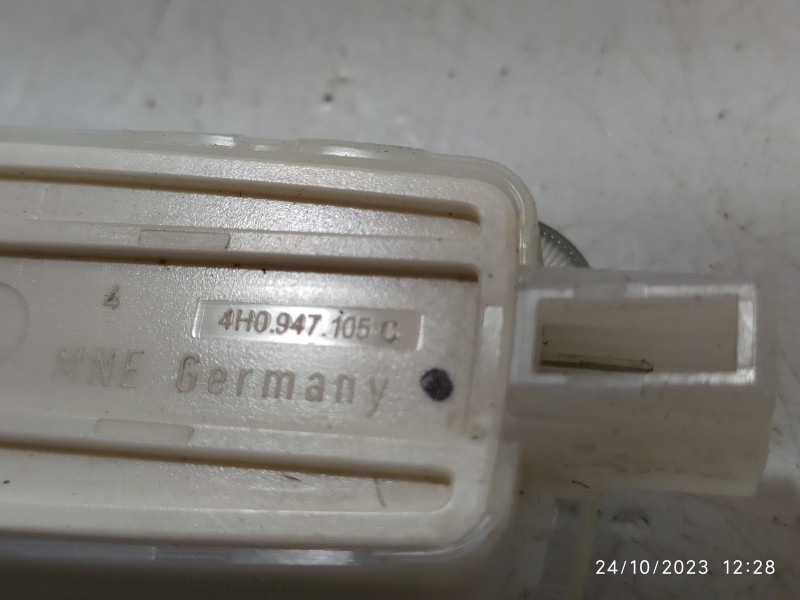 LUZ INTERIOR 4H0947105C  - imagen 2