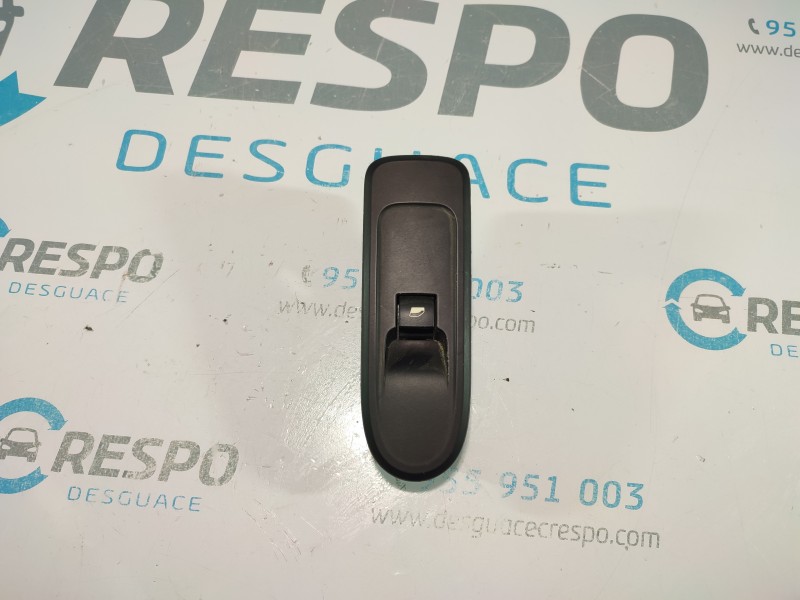 MANDO ELEVALUNAS DELANTERO DERECHO 98026388ZD  - imagen 1