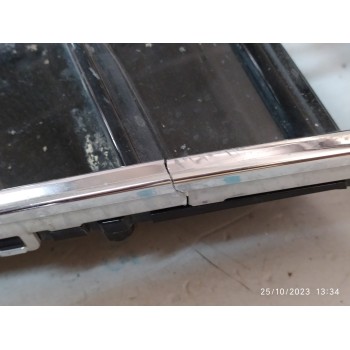 CALANDRA DELANTERA DE RADIADOR 4G0853651  - miniatura 3