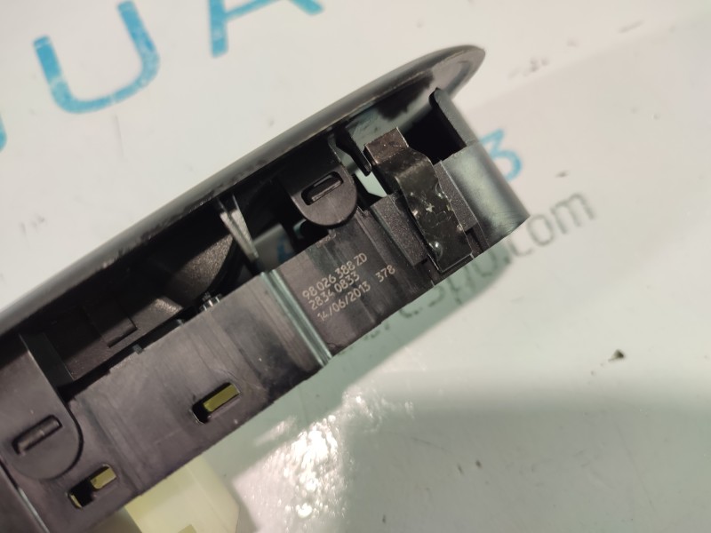 MANDO ELEVALUNAS DELANTERO DERECHO 98026388ZD  - imagen 3