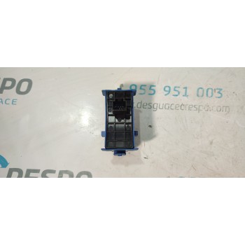 MANDO ELEVALUNAS DELANTERO DERECHO 848100F030  - miniatura 3