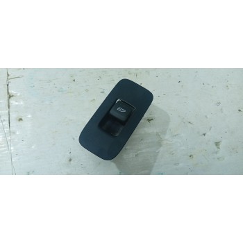 MANDO ELEVALUNAS DELANTERO DERECHO 31394840 