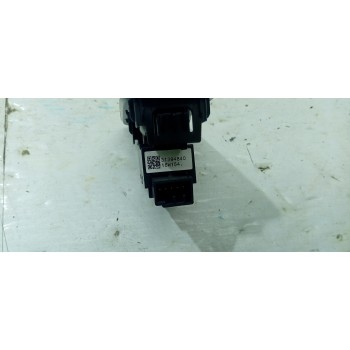 MANDO ELEVALUNAS DELANTERO DERECHO 31394840  - miniatura 2