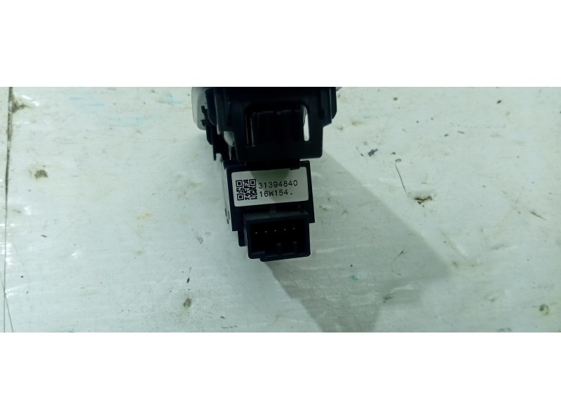 MANDO ELEVALUNAS DELANTERO DERECHO 31394840  - imagen 2