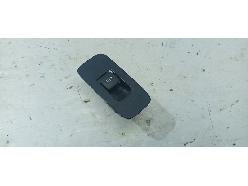 MANDO ELEVALUNAS TRASERO IZQUIERDO 31394840  - imagen 1