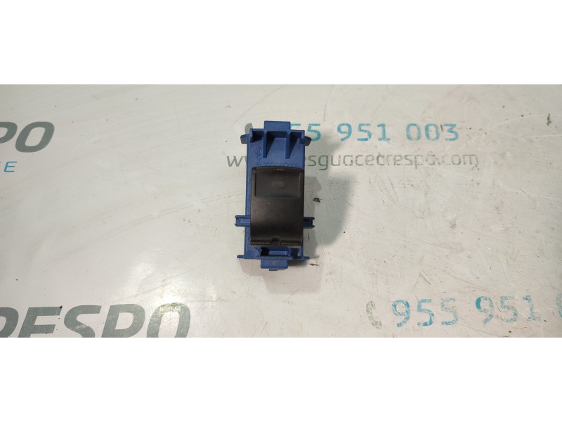 MANDO ELEVALUNAS TRASERO IZQUIERDO 848100F030  - imagen 1