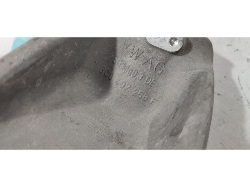 MANGUETA DELANTERA DERECHA 3C0407258F  - imagen 2