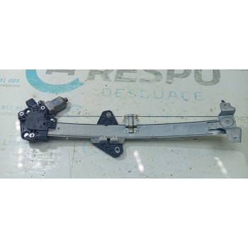 ELEVALUNAS TRASERO DERECHO 