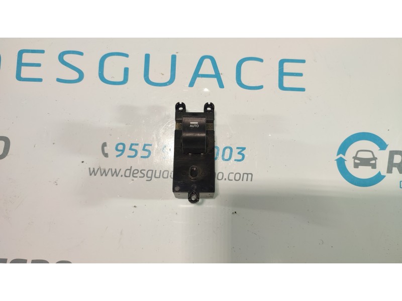 MANDO ELEVALUNAS TRASERO DERECHO 935803Z050  - imagen 1