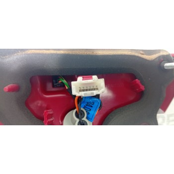 PILOTO TRASERO DERECHO INTERIOR  - miniatura 4