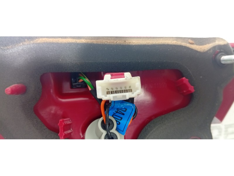 PILOTO TRASERO DERECHO INTERIOR  - imagen 4