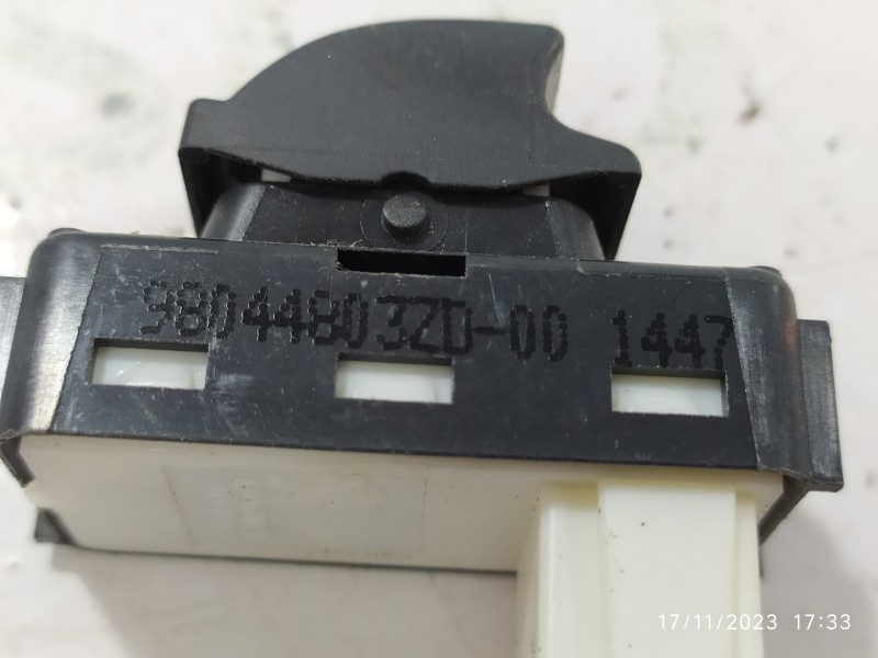 MANDO ELEVALUNAS DELANTERO IZQUIERDO 98044803ZD  - imagen 2