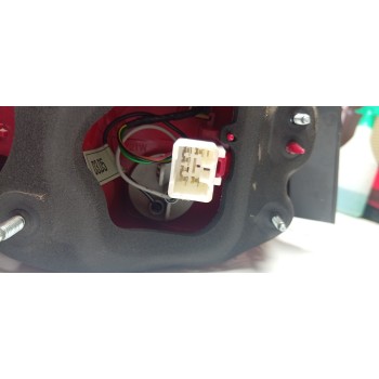 PILOTO TRASERO DERECHO  - miniatura 2