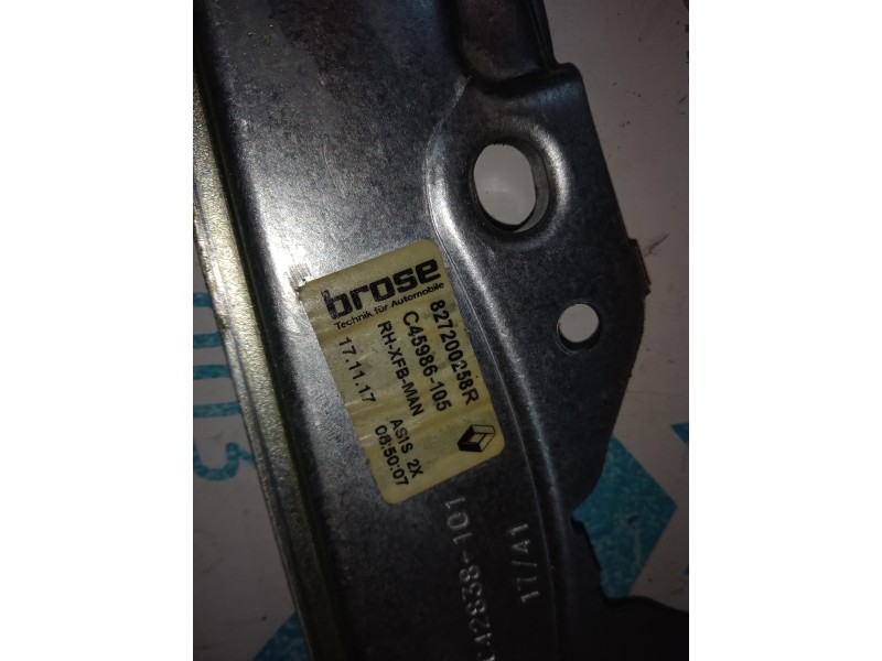 ELEVALUNAS TRASERO DERECHO 827200258R  - imagen 2