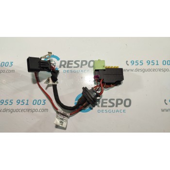 CAJA RELES / FUSIBLES 8573959 