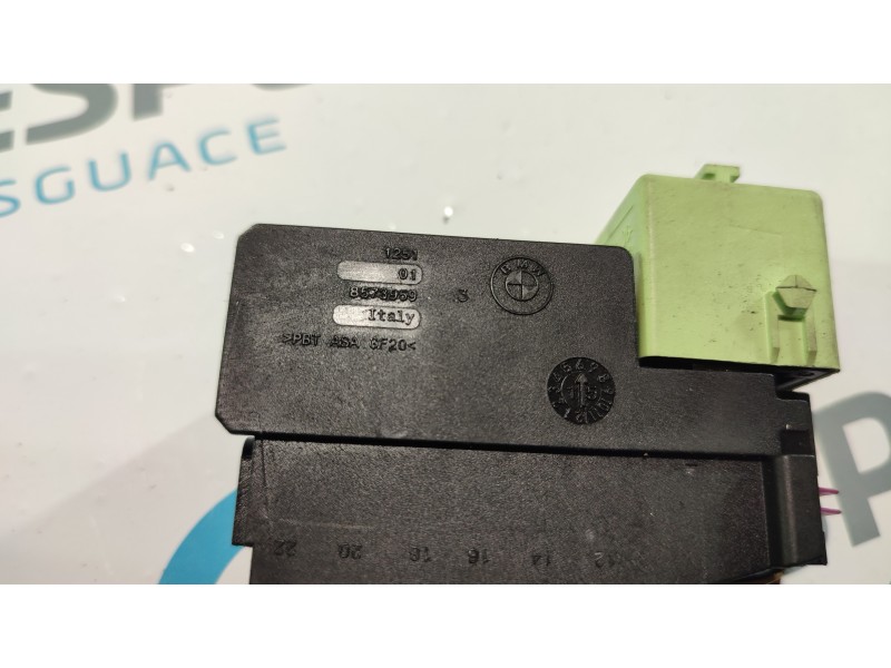 CAJA RELES / FUSIBLES 8573959  - imagen 2