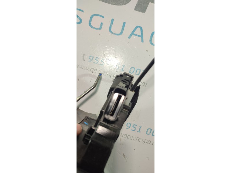 CERRADURA PUERTA TRASERA DERECHA 81420C8020  - imagen 2