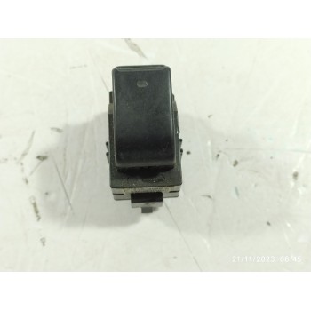 MANDO ELEVALUNAS DELANTERO DERECHO 848100F010 