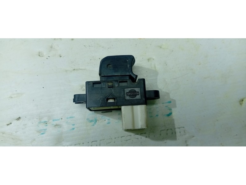 MANDO ELEVALUNAS DELANTERO DERECHO  - imagen 2