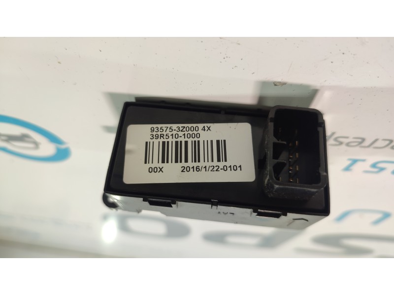 MANDO ELEVALUNAS DELANTERO DERECHO 935753Z000  - imagen 2