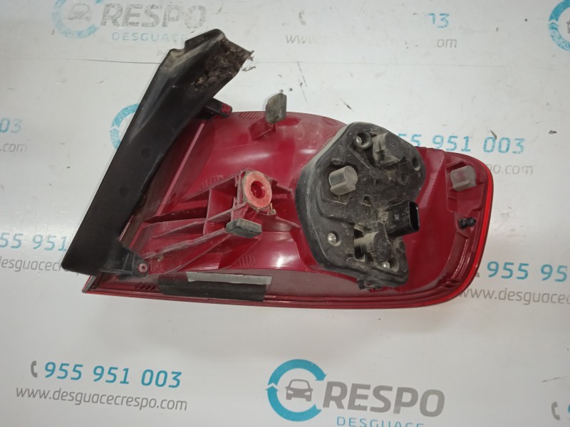 PILOTO TRASERO IZQUIERDO 8K5945095D  - imagen 2
